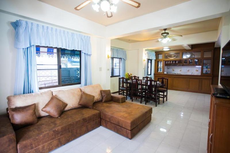Royal Prince Residence Patong Luaran gambar