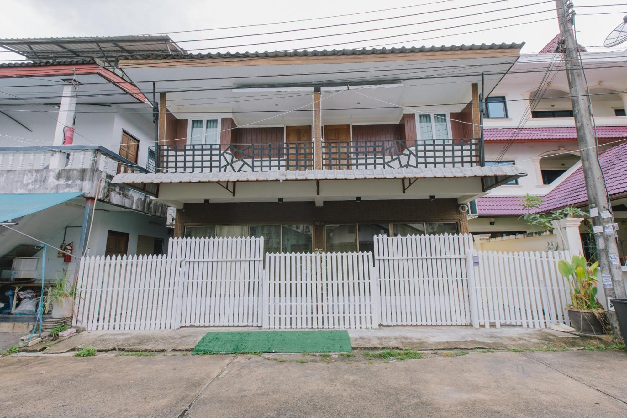 Royal Prince Residence Patong Luaran gambar