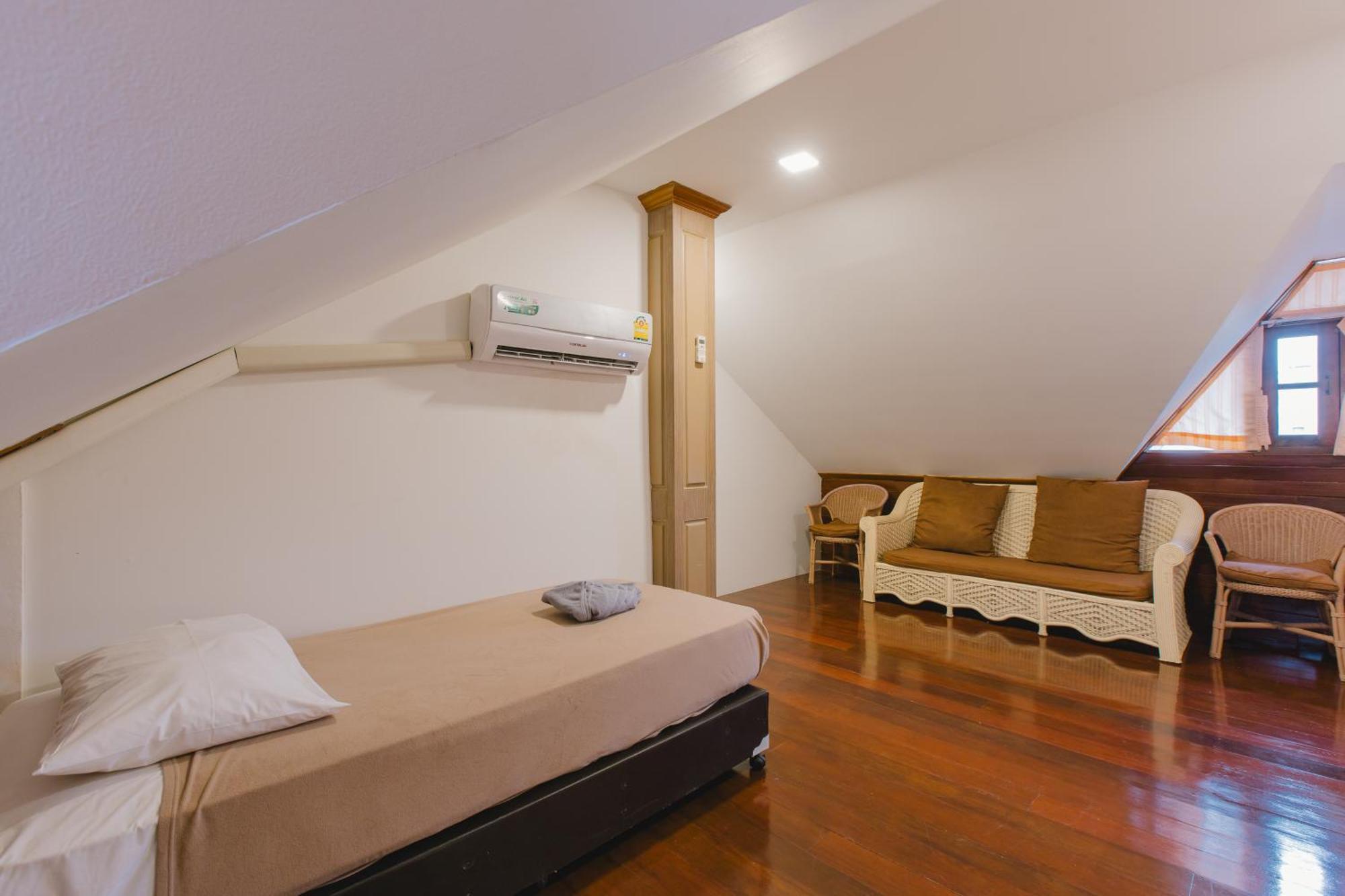 Royal Prince Residence Patong Bilik gambar